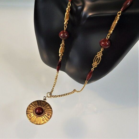 Vintage 1978 Sarah Coventry Safari Medallion Necklace Detachable Pendant - Picture 9 of 9